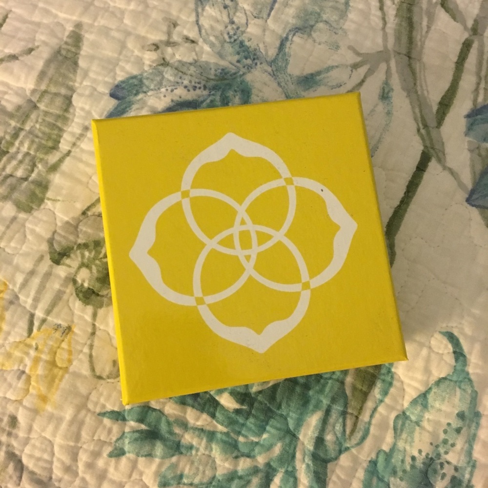 KENDRA SCOTT NECKLACE